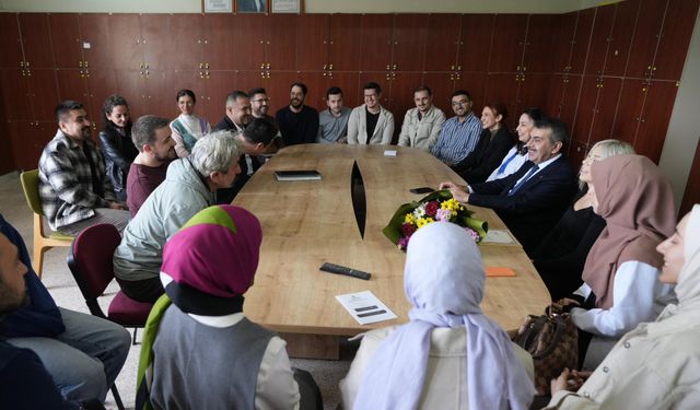 Bakan Tekin'den sürpriz okul ziyareti