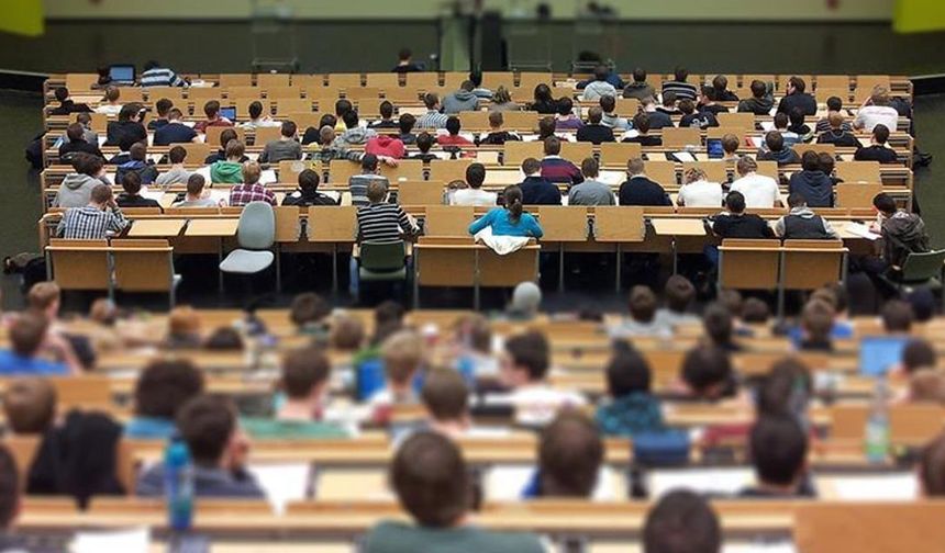 YÖK iktisat ve işletme fakültelerini kapatacak