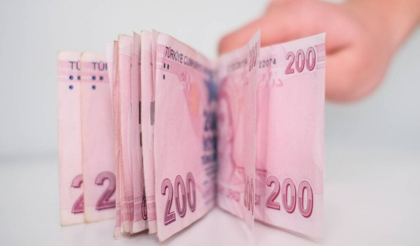 Yarın Açıklanıyor: Memur Maaşları Çift Haneli Zamma mı Koşuyor?